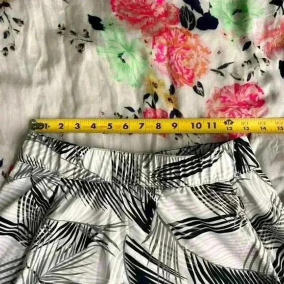 T for Talbots Grey/Black Palm Tree Print Athletic Skort Sz. SP - Picture 4 of 11
